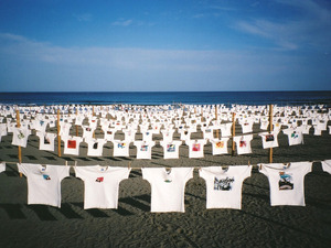 砂浜美術館でTシャツアート展がGWに開催！波の音を聴きながら夜の映画鑑賞も 画像
