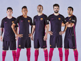 ナイキ、 ホームカラーを融合した「FC バルセロナ アウェイキット」 画像