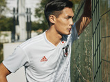 サッカー日本代表、新アウェイユニフォームはライトグレー…光り輝く未来を表現 画像