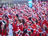 サンタ姿で歩くチャリティーイベント「東京グレートサンタラン」開催 画像