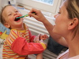 【注意】3歳までが重要！母から子どもへの「むし歯」感染と予防法 画像